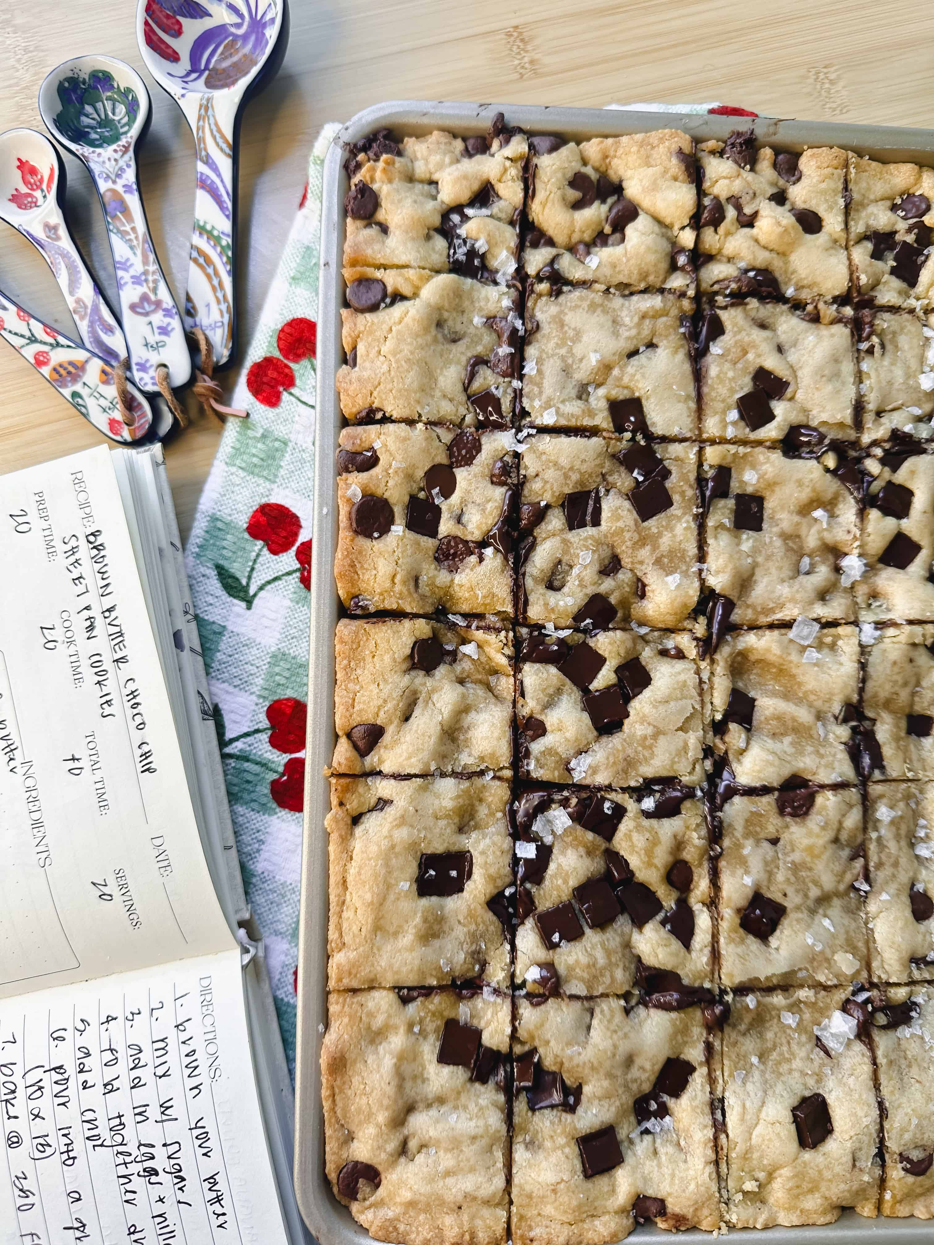 a view of the entire tray of my sheetpan cookies -shows how it serves a crowd