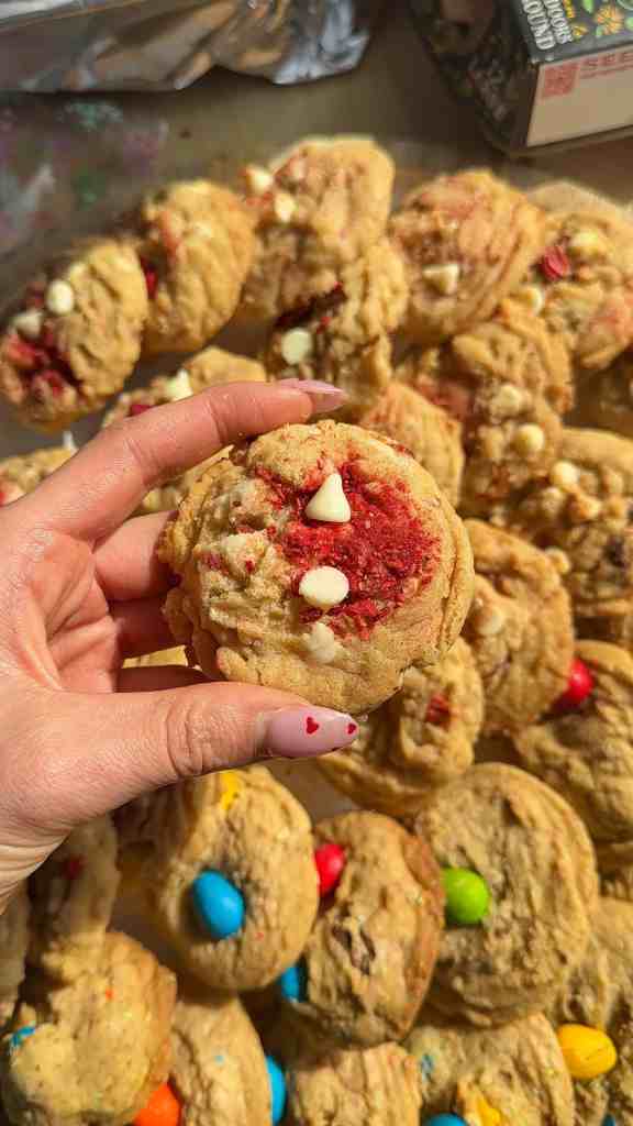 strawberries and cream cookies