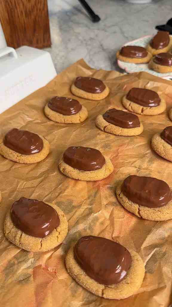 Easter Peanut Butter Cup Cookies with Reese’s Eggs – Easy & Festive Treat