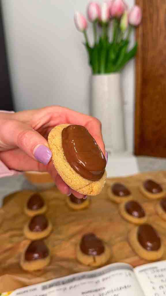 Easter Peanut Butter Cup Cookies with Reese’s Eggs – Easy & Festive Treat