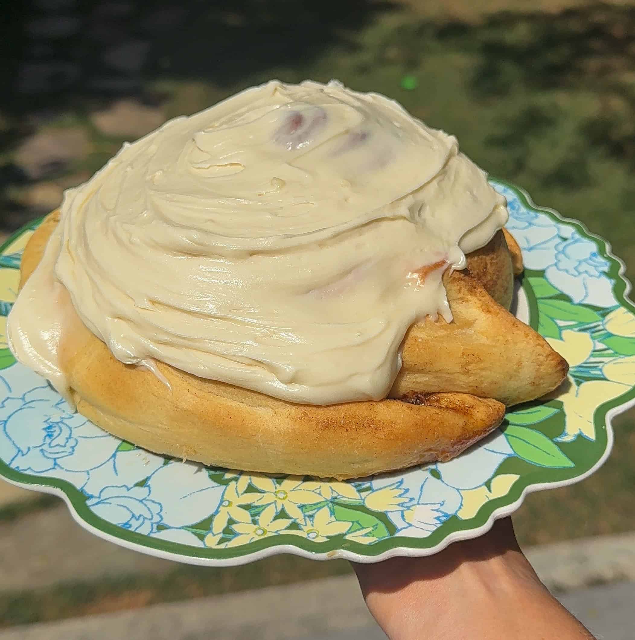 Giant Cinnamon Roll Cake – The Ultimate Shareable Brunch Dessert