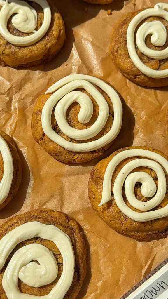 pumpkin cinnamon roll cookie
