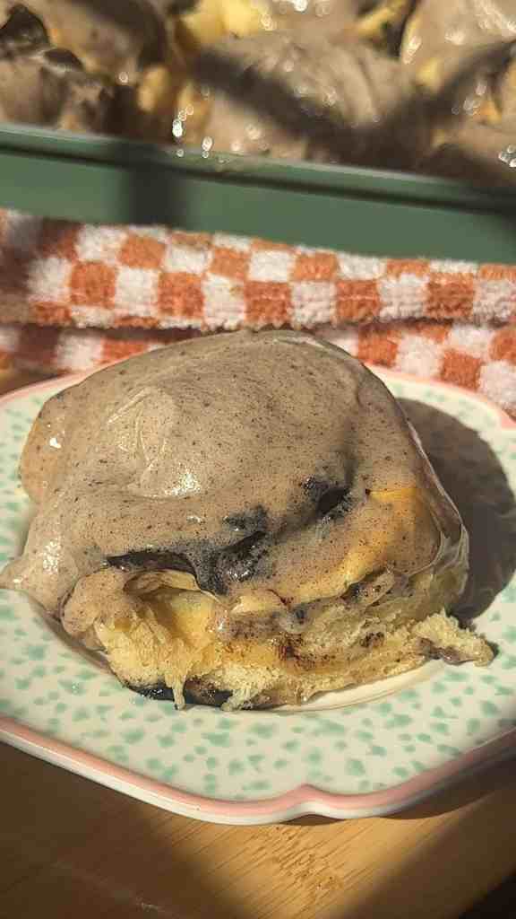 Fluffy Oreo Cinnamon Rolls with Cookies & Cream Frosting