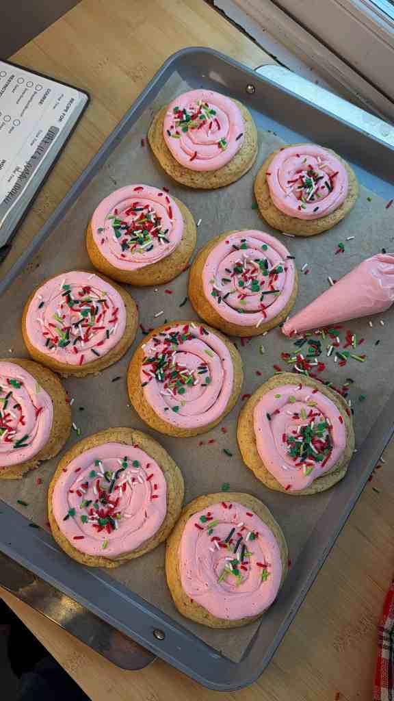 Soft and Fluffy Iced Sugar Cookies – Easy Bakery-Style Frosted Cookies
