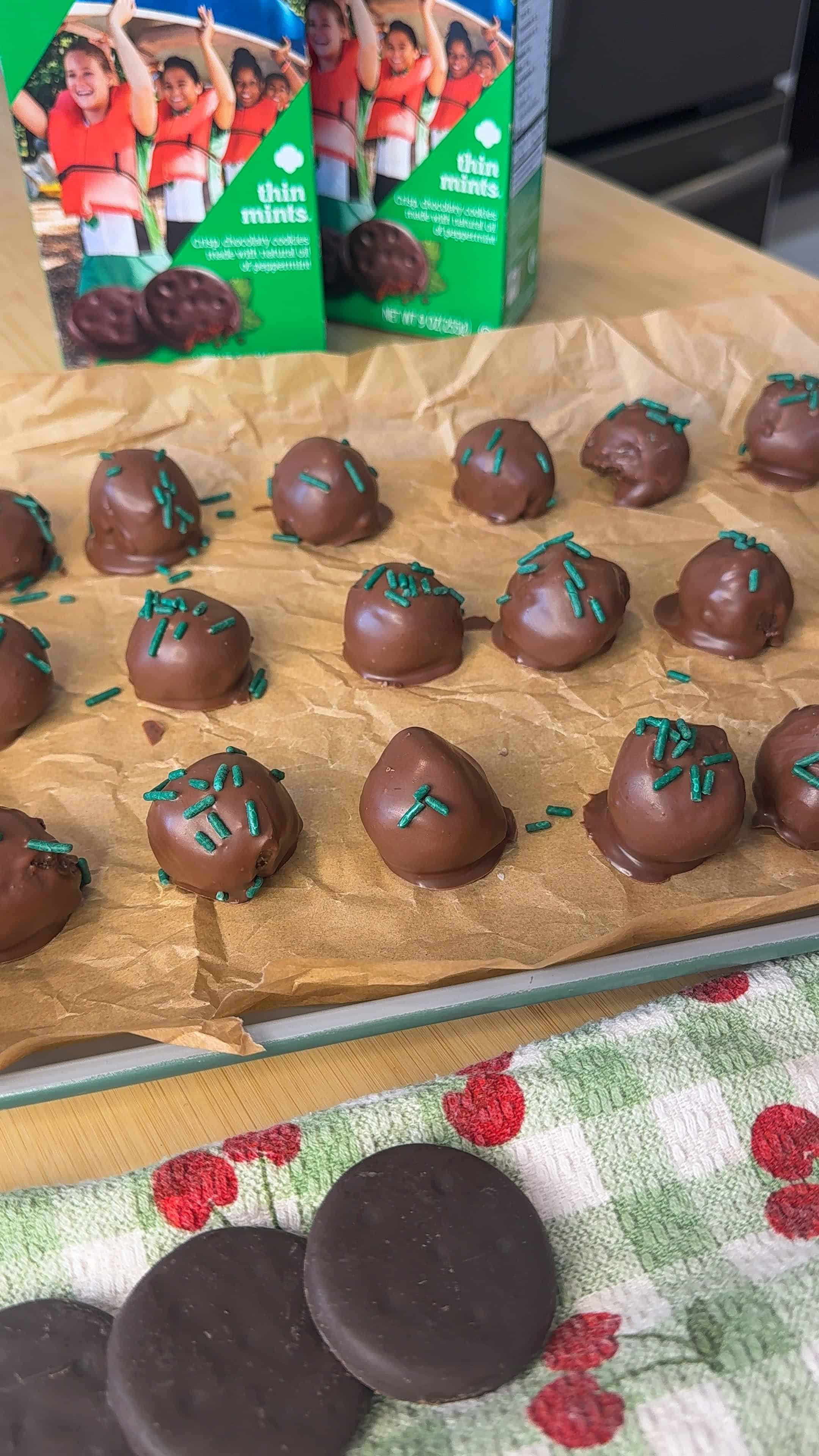 3 Ingredient Thin Mint Truffles (Easy No Bake Girl Scout Dessert)