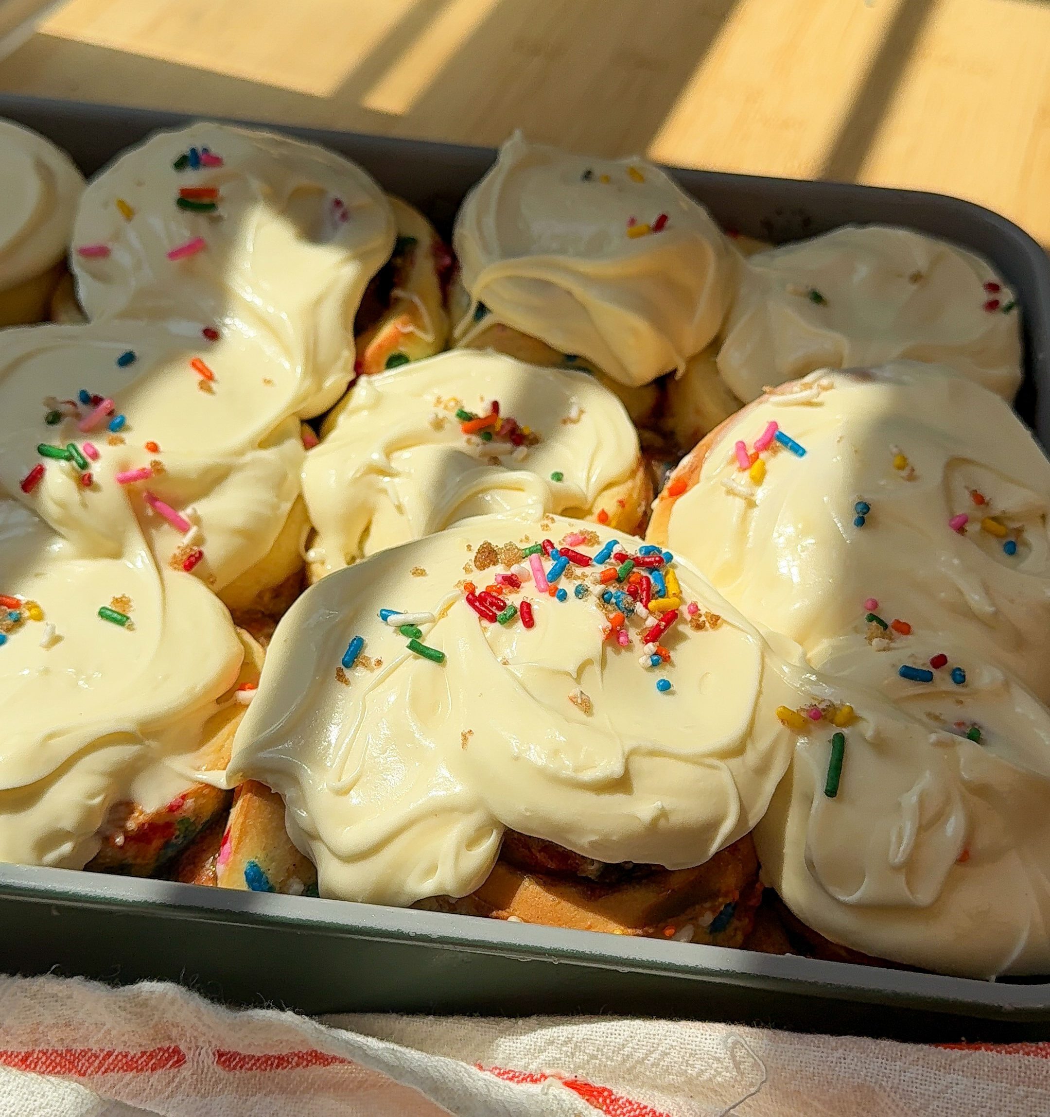 Birthday Cake Cinnamon Rolls โ Funfetti-Inspired Cinnamon Rolls with Cream Cheese Frosting